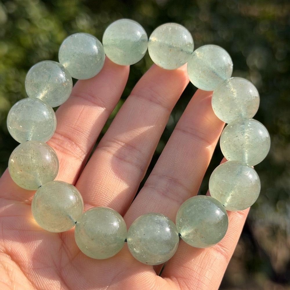 15.5mm stretchable green strawberry quartz bracelet‎ 1137